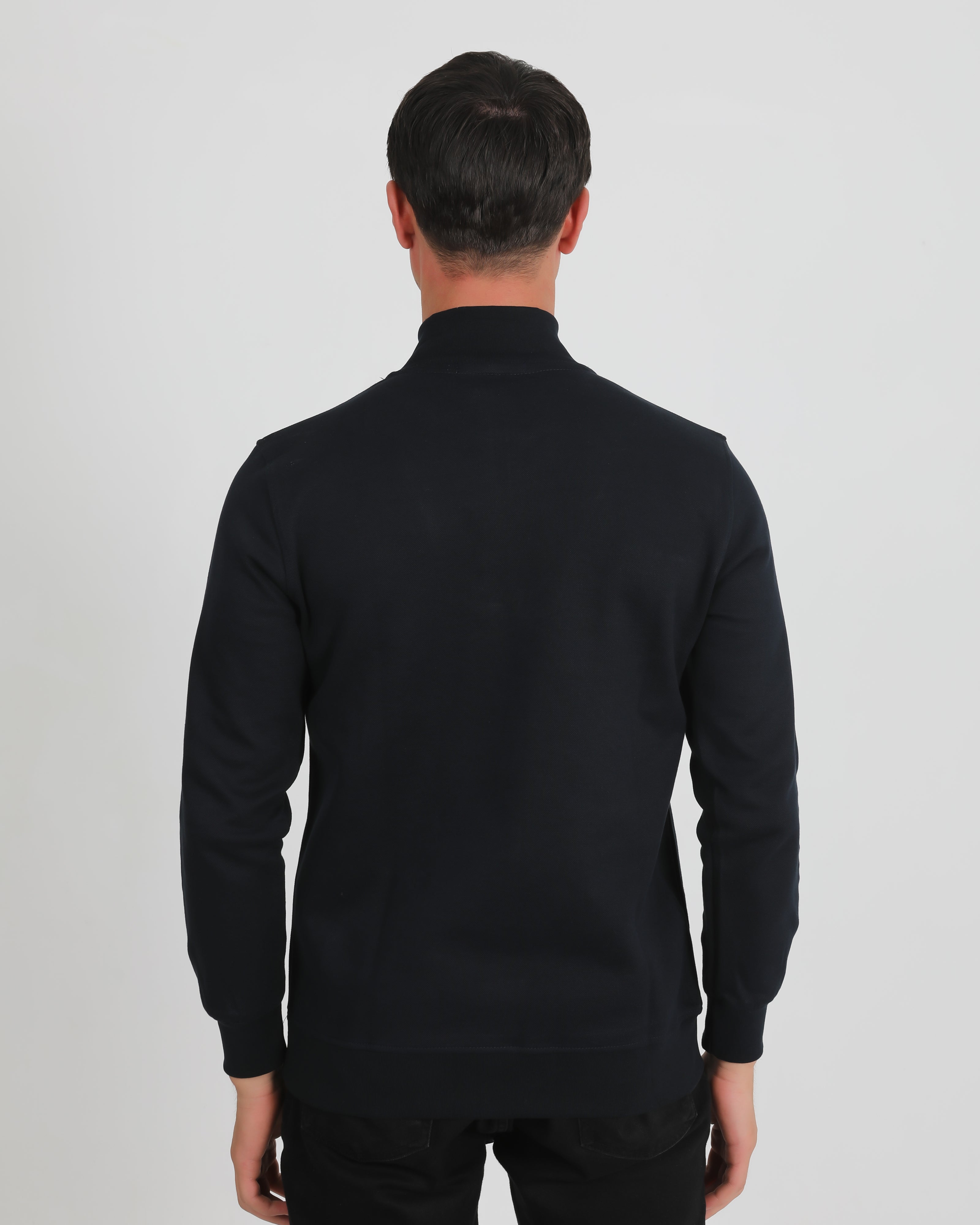 Avendor Track ZIP Black