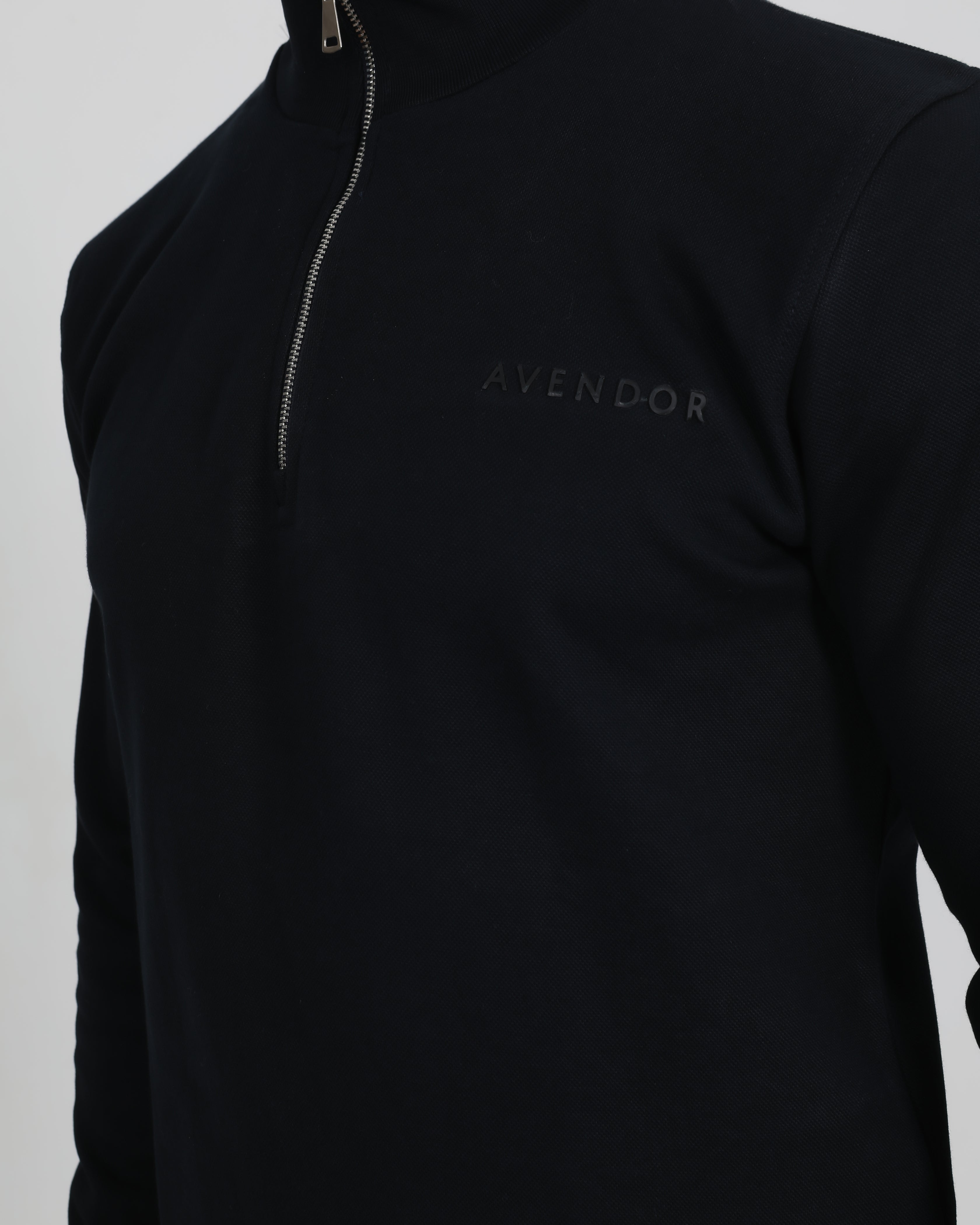 Avendor Track ZIP Black