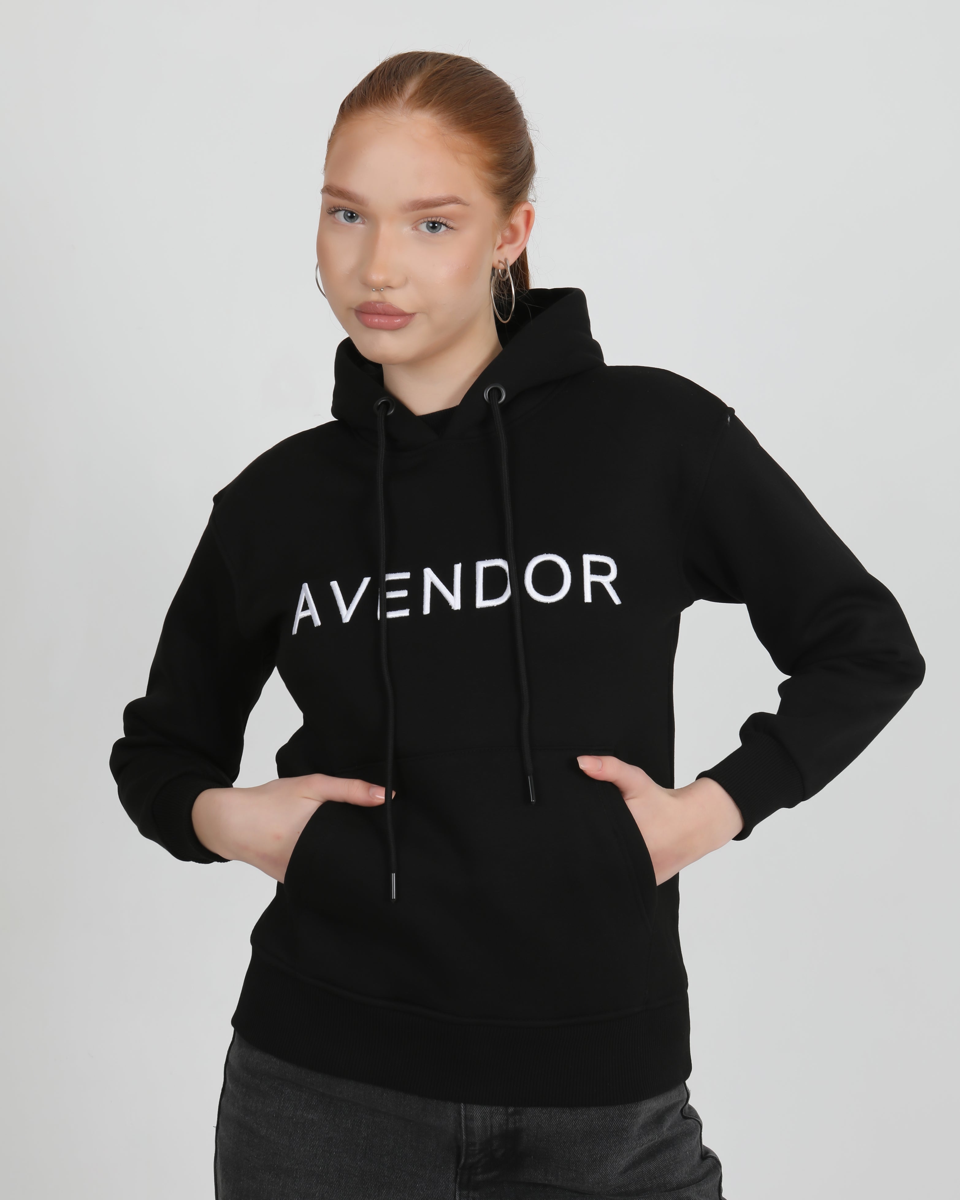 Avendor Classic Hoodies Woman Black