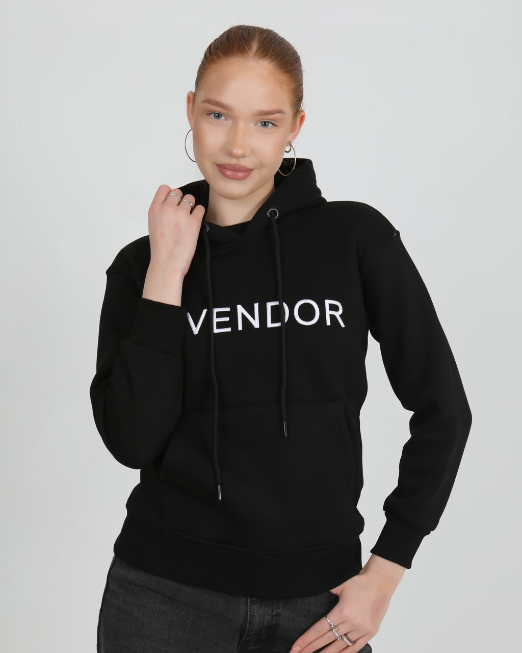 Avendor Classic Hoodies Woman Black