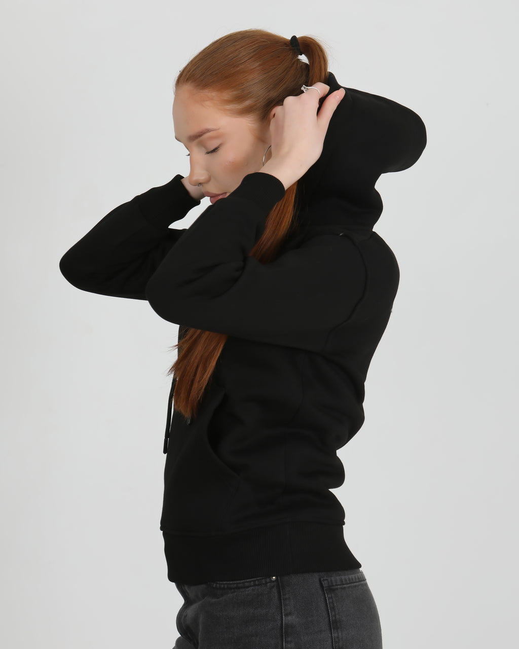 Avendor Classic Hoodies Woman Black