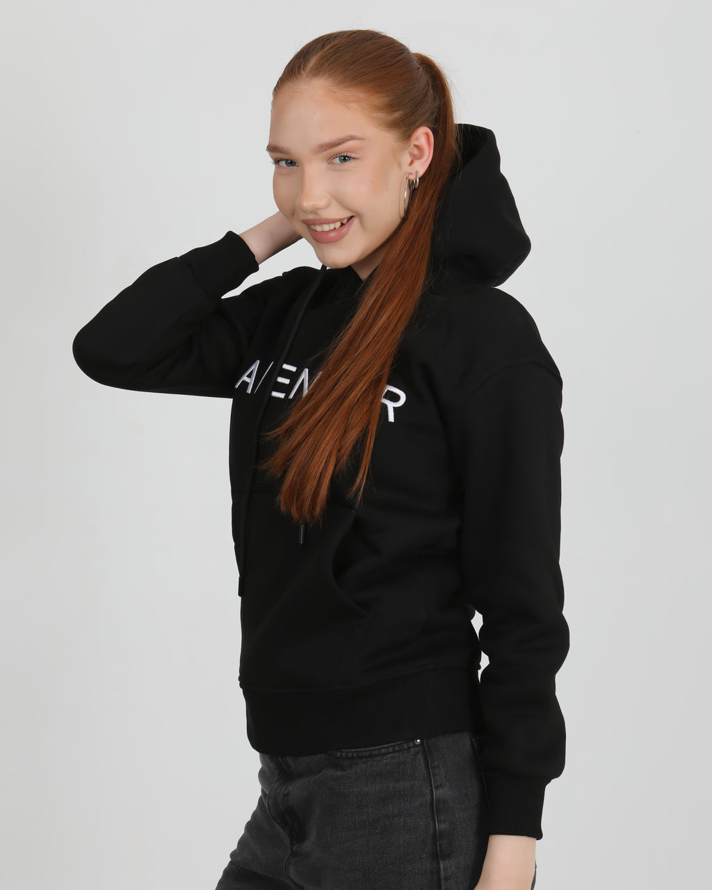 Avendor Classic Hoodies Woman Black