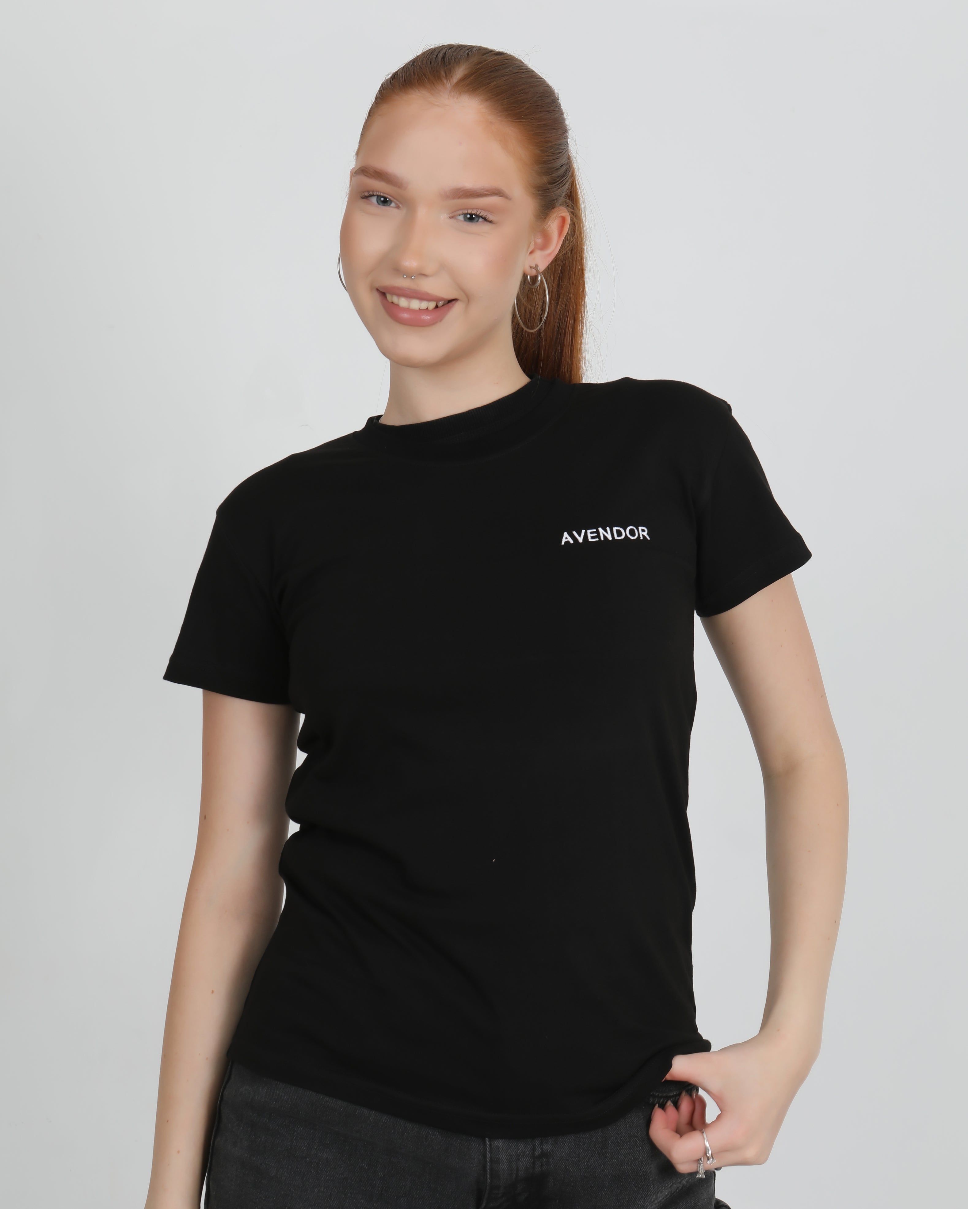 Avendor Woman T-Shirts Black